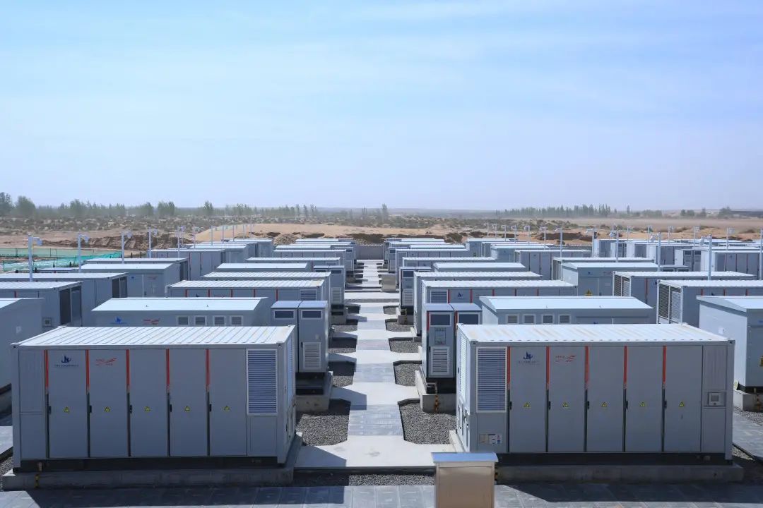 国轩高科全新储能电池亮相：单舱20MWh 寿命达25年(图1)