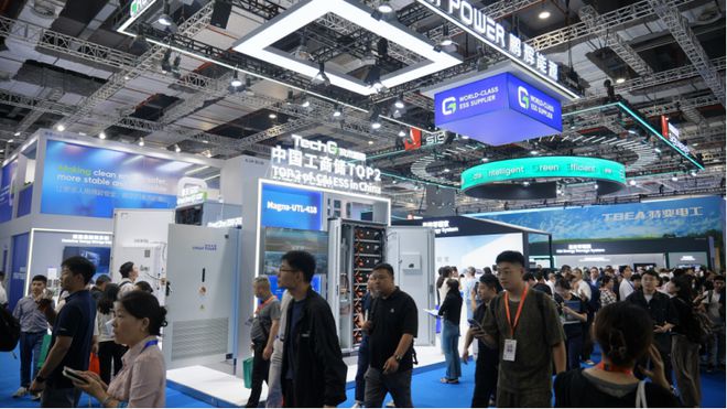 半固态、千安时、构网型PCS扎堆！六月储能新品集体“开卷”(图15)