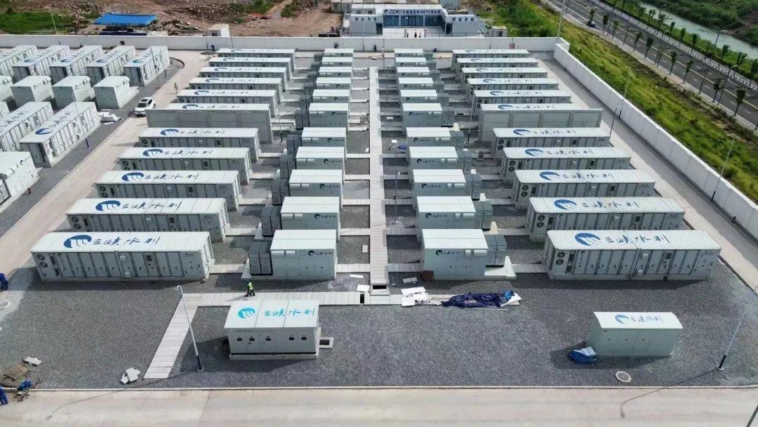 四部门：推动建立高安全、高可靠电池储能装备体系 研制长寿命、宽温域、低衰减锂电池、钠、固态关键装备(图1)