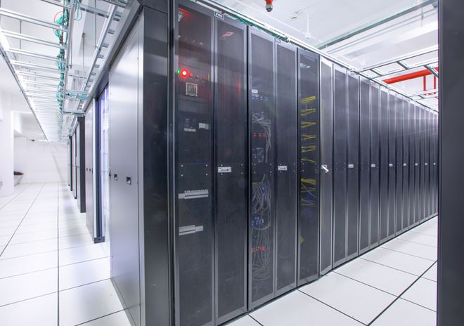 数据中心：能否可持续地满足容量与能源需求？(图1)