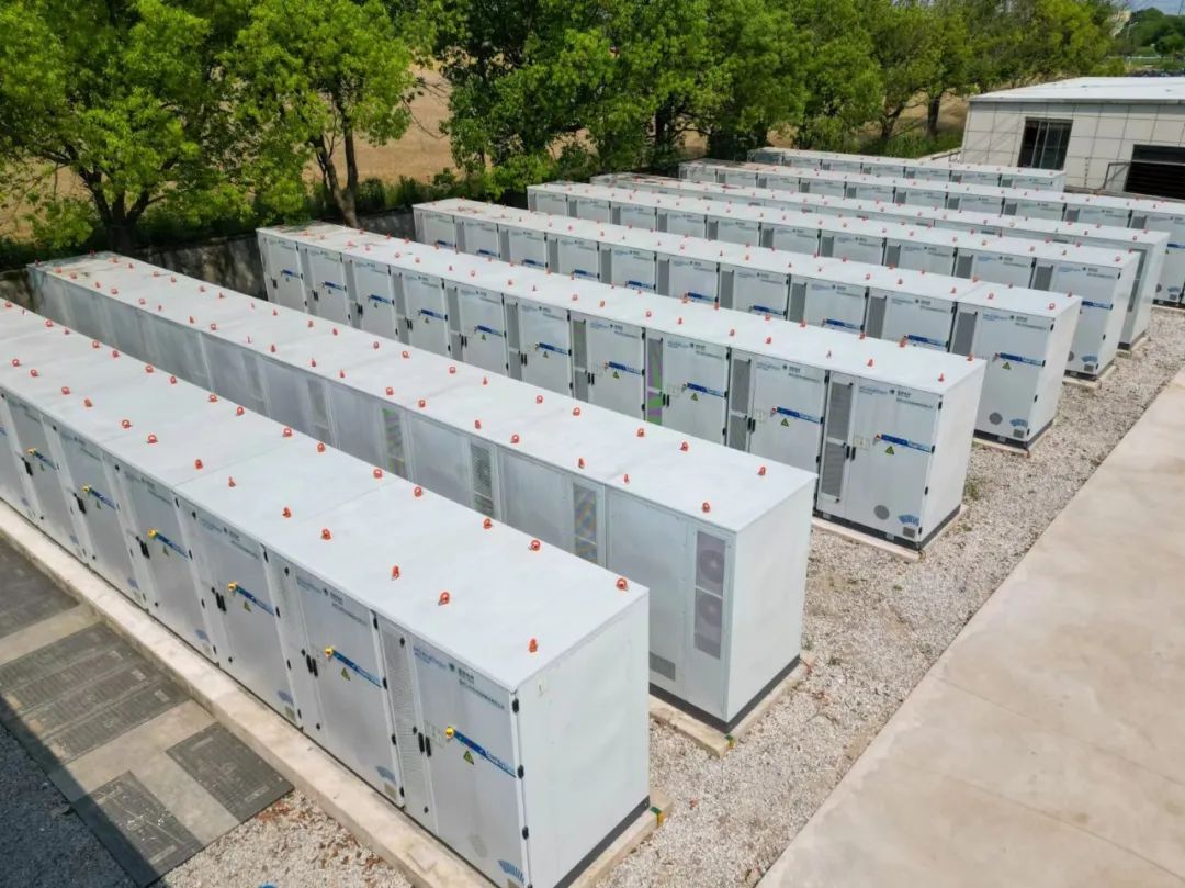 中国新型储能装机规模破1亿千瓦锂离子电池储能成热门(图1)