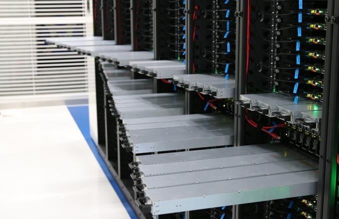 我国磷酸铁锂价格显著反弹、出口井喷 高压实赛道成布局焦点(图1)