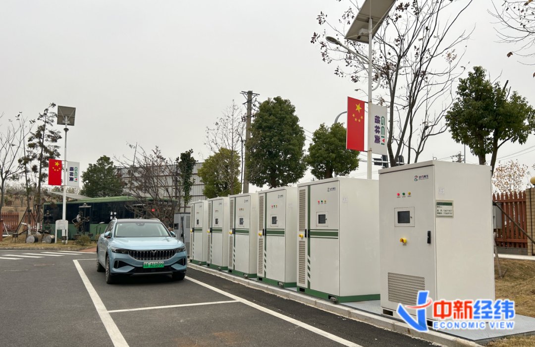 2026年中国锂电池行业全景调研与发展战略研究咨询(图1)